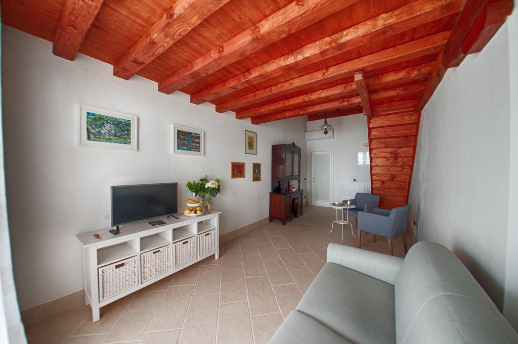 Agriturismo Da Gesi Sale Marasino Exterior photo
